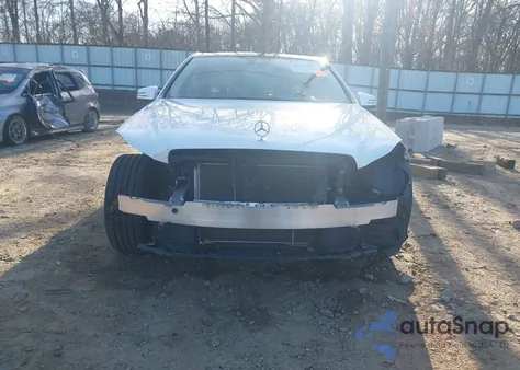 2014 Mercedes-Benz E 350 z USA, uszkodzony, nr VIN WDDHF5KB6EB027492